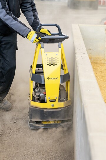 Vorwrtslaufende Rttelplatte BOMAG BR 95
