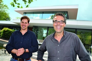 1 Thomas Obernfemann (li.) und Stephan Rolf haben gut lachen: Ihre Vision von einem modernen Betrieb hat schon Gestalt angenommen.