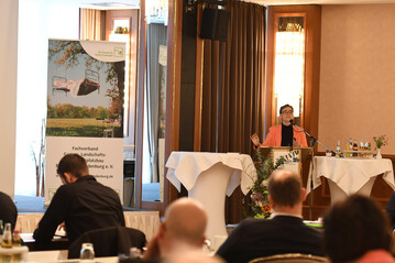 Rund 50 Gste nahmen im Radisson Blu Cottbus an der Frhlingsversammlung des FGL teil und lauschten u.a Wirtschaftsjournalistin Margaret Heckel.