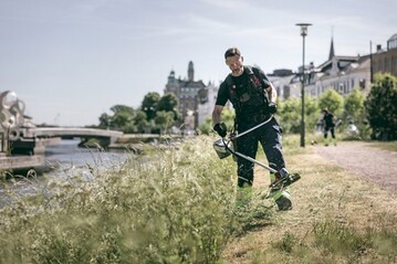 Der Cramer 82 V Akku-Trimmer. 