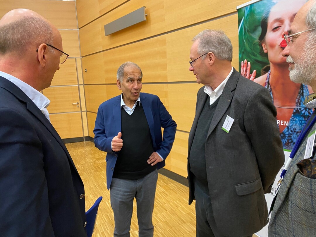 VGL-Präsident Josef Mennigmann im Gespräch mit Prof. Dr. Mojib Latif und Christian C. Leonhards, dem ehemaligen Präsidenten des VGL