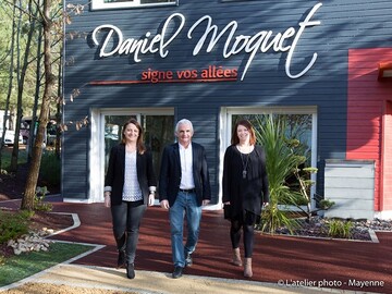 Familienunternehmen auf Wachstumskurs: Daniel Moquet mit seinen Tchtern, die ebenfalls im Unternehmen arbeiten, am Stammsitz im franzsischen Parign sur Braye. 