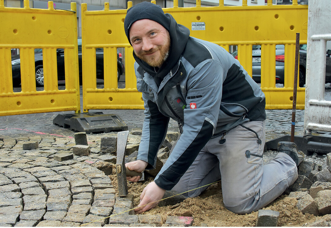 Claus Beiner hat Landschaftsgrtner gelernt und sich anschlieend auf Natursteinpflaster spezialisiert.