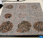 1 Je nach Substanz sind Verfleckungsbilder unterschiedlich (auf Granit Balmoral).