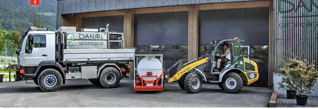 Mit den mobilen Einheiten zur Anspritzbegrünung sind die Fahrzeuge von Daniel Meusburger schnell einsatzbereit.