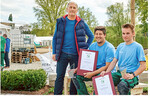 Floran Rupprecht (M.) und Manuel Marzell siegten in Bayern (mit Ausbilder Norbert May, l.).
