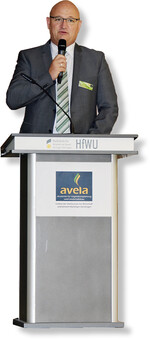 Zum 10. Mal begrüßte Prof. Sigurd Henne seine Gäste zur avela-Tagung in Nürtingen.