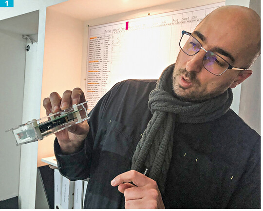 GaLaBau-Unternehmer Osama Ahmad aus Berlin hat selbst eine Bewsserungssteuerung entwickelt, die aus marktverfgbaren Komponenten besteht.