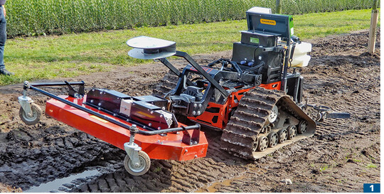 Mit dem RowCropPilot von Robot-makers kann man Maschinen wie den Aebi-Gertetrger autonom machen.