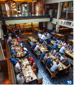 Gemeinsame Fahrten – hier nach Hamburg – steigern den ohnehin starken Teamgeist.