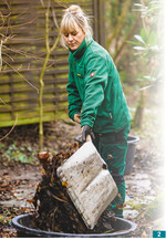Gerade Senioren beauftragen gerne
fachkundiges, jüngeres Fachpersonal
mit der Gartenarbeit.