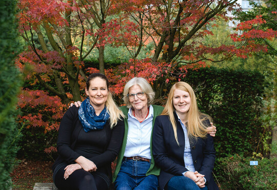  Zwei Unternehmerinnen-Generationen: Annegret, Margareta und Maria Carlotta Rohkemper 