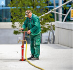 Verschwindende Außenwasserhähne sind ein Phänomen im Siedlungsbau. Es macht das Bewässern nicht leichter.
