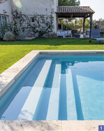 1 Mit Becken von Desjoyaux wurde die Boeckhoff zum Poolbauer