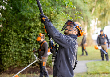 Grnpflege mit System: Von einem einheitlichen Inventar an Akkugerten profitieren die Einsatzkrfte auf unterschiedliche Weise.