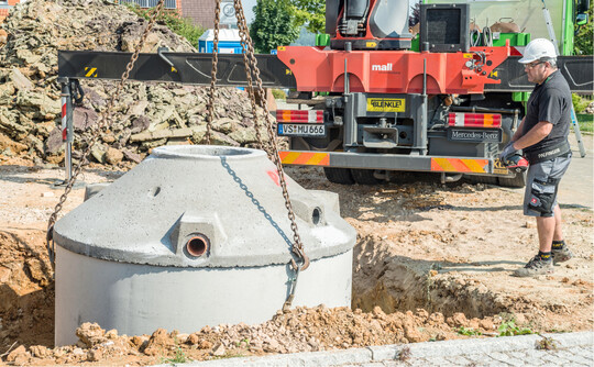 Beim Kunden bernimmt entweder der Lieferant oder der Landschaftsgrtner den Einbau der anschlussfertigen Zisterne.