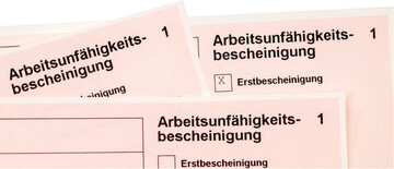 Darf ein Arbeitnehmer mit 
Krankschreibung drohen?