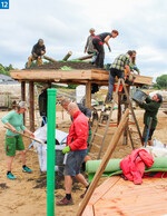 Der Pavillon wurde mit einer Dachbegrünung versehen. Grundsätzlich hieß die Losung: So wenig Kunststoff und Beton wie möglich.
