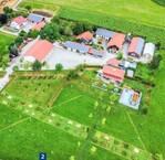 Im Luftbild ist die Größe des Hofes in Ed zu erkennen.