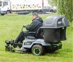 Akku-Pakete sorgen bei EGO-Aufsitzmähern für langanhaltende Leistung.