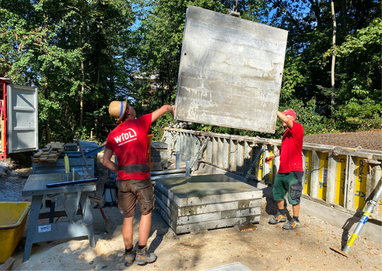 Gerade beim Poolbau (hier bei Widl in Pfarrkirchen) wird an vielen Stellen vom Rckgang der Nachfrage gemunkelt. Wasseranlagen stehen doppelt unter Druck.