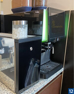 13) Die acht Teeküchen im Haus sind Dreh- und Angelpunkte der Kommunikation.