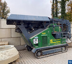 14) Mineralischer Abbruch kann mobil zu Recyclingmaterial verarbeitet werden.