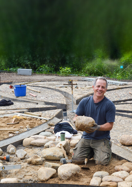 Bauen mit lokalen Baustoffen  das ist immer auch Bestandteil des BaseG-Sommercamps.