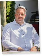 Christian Bahl aus Kiebitzreihe gab Rafik Almujawer eine Chance.