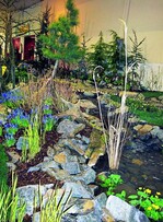 Meier aus Eferding/A wählte zum Thema Wasser einen
langen Bachlauf in naturnaher Gestaltung mit Materialien aus der Region