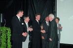 Von links: Michael Wesser, Heinrich Niemeyer, Rainer Wesser, Emil Wesser, Wiebke Lahrmann, als Gratulant: Heinz-Dieter Bartels, stellvertretender Landrat des Kreises Wesel