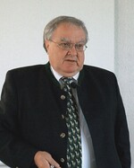 Sachverständiger Alexander Mohrenweiser ist Fachmann im Nachbarrecht Bild: Heck