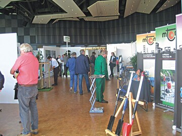 Die Fachausstellung „Rund um den Baum“ bot den Teilnehmern detaillierte Informationen zu Dienstleistungen und Produkten