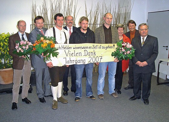 Die Besten des Schnbrunner Landschaftsgrtnermeister-Jahrgangs 2007 mit Ehrengsten