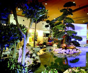Schnster Indoor-Garten: Japanischer Licht-und Klanggarten von Scenario Licht-und Klangkonzepte 