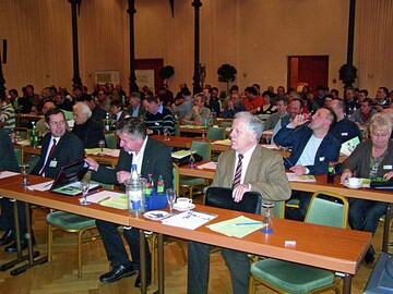 Die Mitgliederversammlung war dieses Mal besonders gut besucht  es ging um viel Geld.