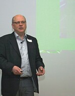 Landschaftsarchitekt Reiner Ernst stellte den Einfluss des Lichts auf Stadionrasen dar