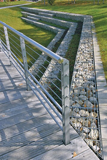 Anspruchsvolle Freiraumgestaltung: rawe-Steinkrbe im Frankfurter Rebstockpark