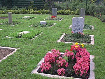 Mustergrber auf dem Ortsteilfriedhof Jecha