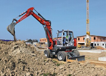 Mobilbagger sind auf deutschen Baustellen beliebt  kompakte Schnelllufer (hier: Neuson 9503) geben sich besonders mobil