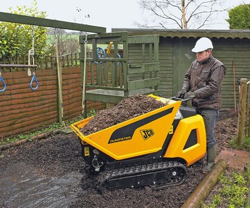 Eine halbe Tonne Zuladung: Der handgefhrte Hochkipp-Minidumper HTD5 von JCB stemmt sein Ladegut locker bis auf 1,45m Ausschtthhe