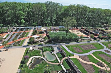 Dem orangen Hauptweg folgend, erhlt der Besucher in 42 Mustergrten einen Einblick in die kreative Ideenvielfalt sterreichischer Gartengestalter