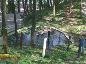 Wird finanziell hufig gefrdert: Wasserrckhaltebecken hier als Teichanlage