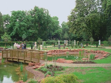 Das Parkgrabfeld bietet unterschiedliche Bestattungsarten in einem auergewhnlich gestalteten Umfeld