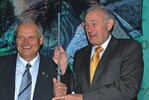 BGL-Präsident Hanns-Jürgen Redeker (links) und der Schirmherr, Ministerpräsident Günther Beckstein, eröffneten die Messe