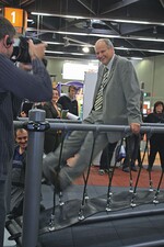 Gute Spiel- und Sportgeräte ziehen Jung und Alt an