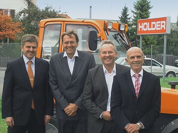 Geschftsfhrer Andreas Frisch mit den neuen Gesellschaftern Dr. Christoph Weiss, Martin Haas und Dr. Carl-Heiner Schmid (von links)