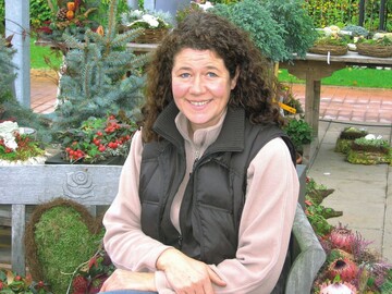 Sylke Klasen, Friedhofsgrtnerei Klasen: „Die Wnsche der Kunden zur Beisetzung ihrer Angehrigen haben sich in den vergangenen Jahren verndert. Die Arbeitsgemeinschaft ermglicht ein Angebot, das den vernderten Bedrfnissen gerecht wird.“