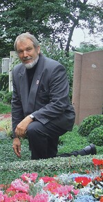 Henning Sannemann: „Die extra Bestellungen zu Allerheiligen oder Totensonntag sind in den letzten Jahren weniger geworden.“