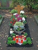 Das Paraffin der Kerzen schmeckt Mardern und Waschbären